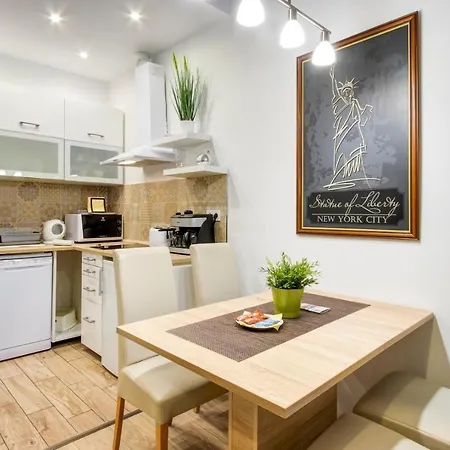 Standard By Hi5 - Weiner Leo Budapest