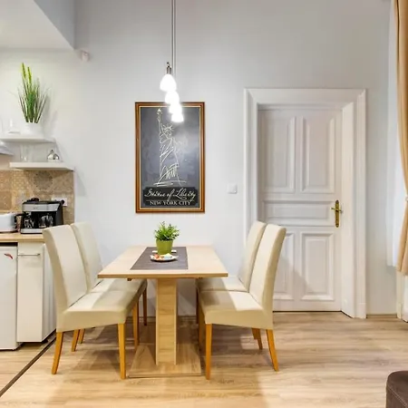 Apartment Standard By Hi5 - Weiner Leo