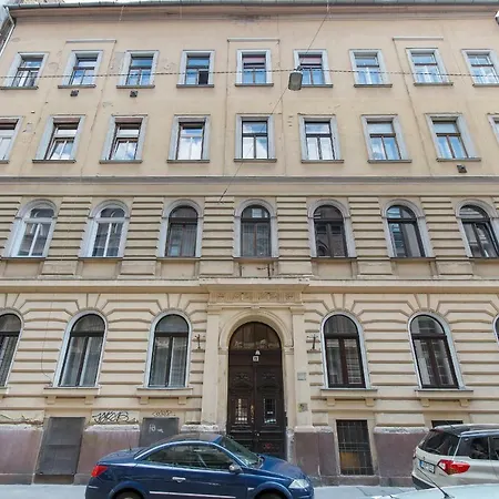 Standard By Hi5 - Weiner Leo Budapest